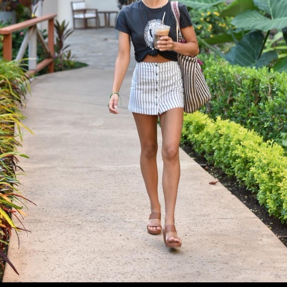 High waist mini skirt - Picture 2 of 3